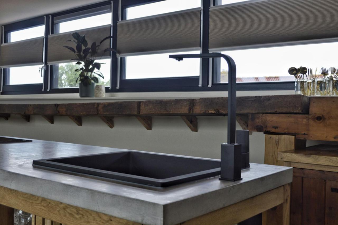 Van Heeckeren Apartments & Suites Buren ブーレン エクステリア 写真