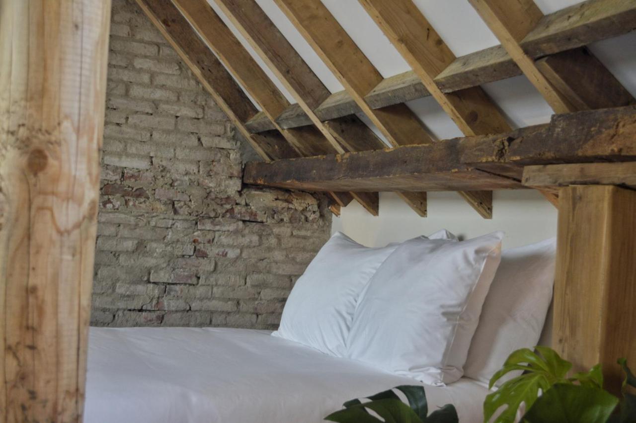 Van Heeckeren Apartments & Suites Buren ブーレン エクステリア 写真