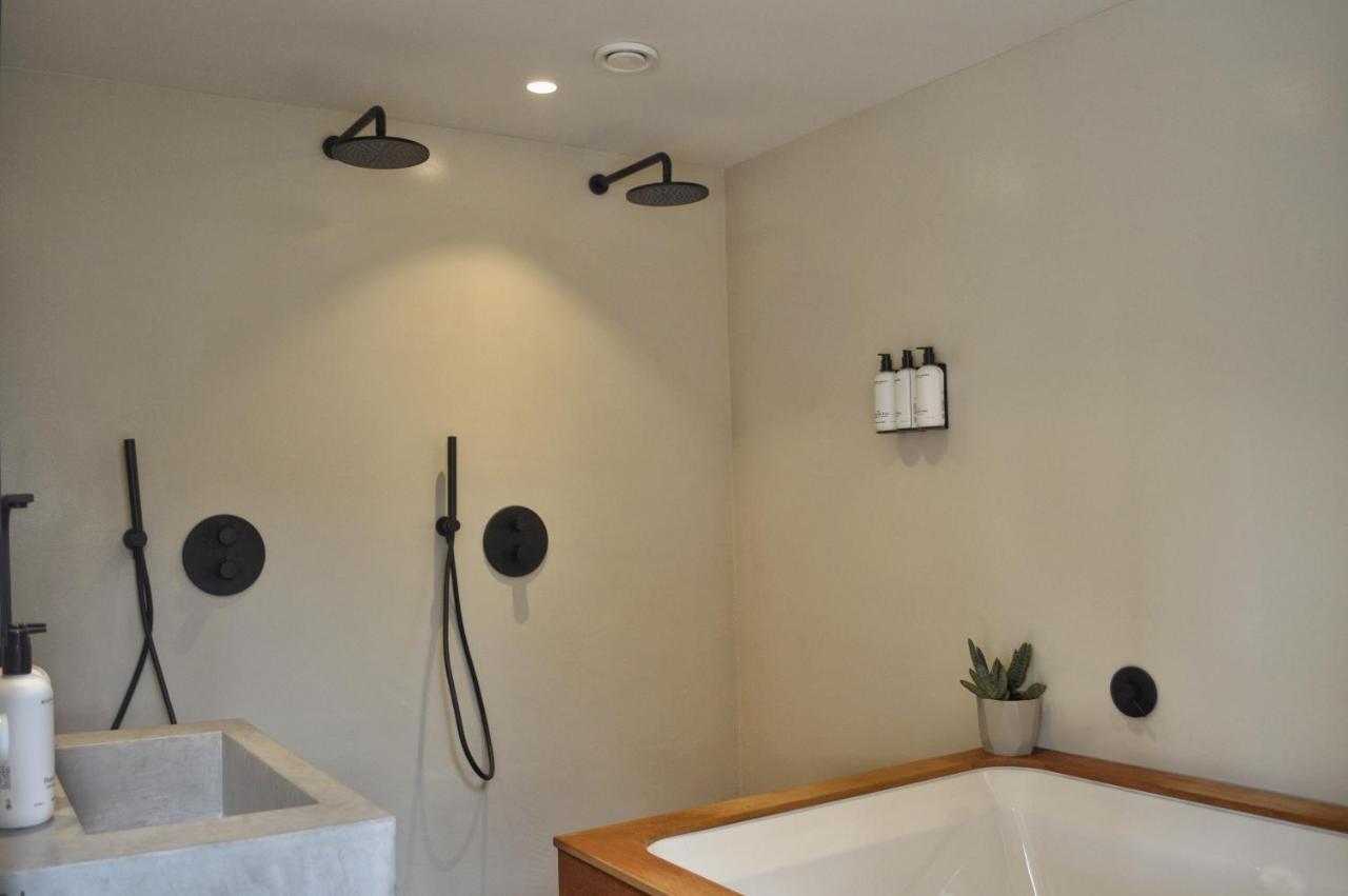 Van Heeckeren Apartments & Suites Buren ブーレン エクステリア 写真